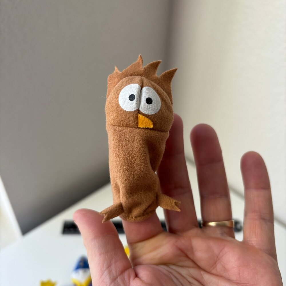 Cloth Castle Finger Puppet Set - Picture 4 of 5